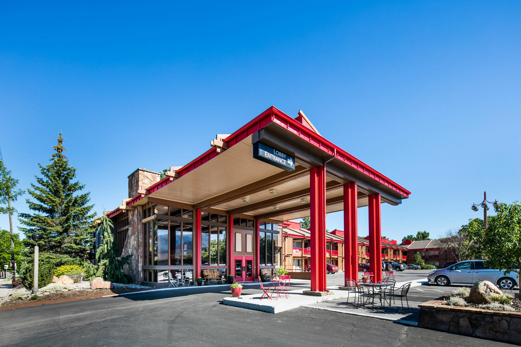 Red Lion Inn & Suites Missoula Exterior photo
